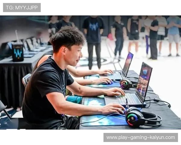 电竞选手与拳击冠军跨界互怼！网友看傻